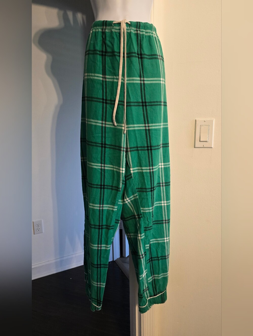 Wondershop Mens Green Plaid Drawstring Joggers with Cuffed Hem